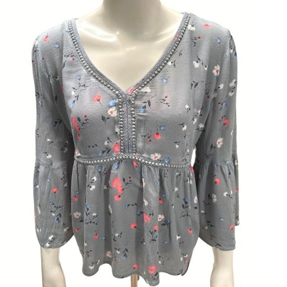 Junior's Arizona Keyhole Blouse In Size Large Grey floral